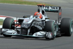 Шумахер: "Ошибка стоила времени и двух мест" Немецкий гонщик не совсем доволен своим итоговым положением в протоколе гран-при Великобритании. 