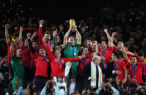 Испания - новый чемпион мира! Андрес Иньеста принес селексьон историческую победу.