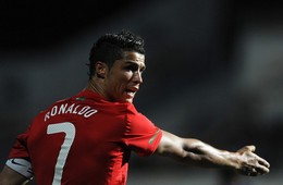 Роналду поздравил испанцев Звезда португальской сборной порадовался за коллег.