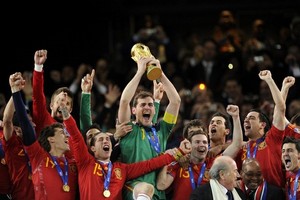 Сборная Испании возглавила рейтинг ФИФА Триумфаторы мундиаля потеснили бразильцев.