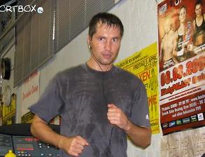 Мартиросян бросил вызов Дзинзируку Непобедимый боец в первом среднем весе Ванес Мартиросян желает встретиться на ринге с украинским боксером.