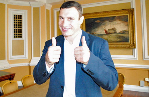 Виталий Кличко: "Готов драться с Хэйем даже на луне" Украинский чемпион заверил в своей готовности в любое время выйти на ринг против британского чемпио...
