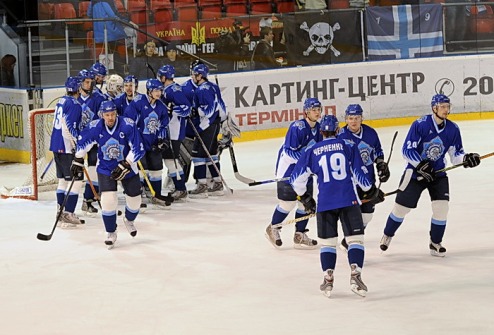 Сокол взял старт на турнире в Зволене Украинский клуб сегодняшним матчем с хоккейным клубом Мартин открыл игровую программу словацкого сбора. 