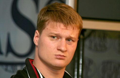 Поветкин: "Я иду к своей цели и достигну ее" Александр Поветкин рассказал о своих эмоциях после отмены чемпионского боя с Владимиром Кличко.