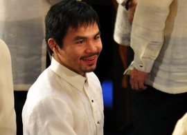 Паккьяо: "Я не должен вызывать на бой Мейвезера" Филиппинский боксер надеется, что американец сам осознает необходимость проведения их противостояния.