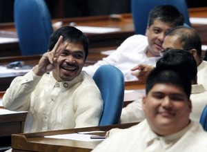 Паккьяо: "Буду тренироваться и в парламенте" Легендарный филиппинец серьёзно настроен на поединок против Антонио Маргарито.