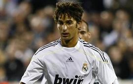 Реал продал полузащитника за 100 евро Королевский клуб расстался с Маркосом Тебаром.