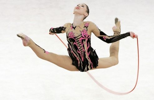 Художественая гимнастика. В Италии призы были рядом В итальянском Пезаро завершился восьмой этап Кубка мира по художественной гимнастике.