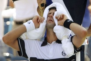 Джокович: "Было невыносимо жарко" Сербский теннисист прокомментировал свой первый матч на турнире US Open. 
