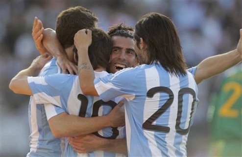 Аргентина громит чемпионов мира Альби-селесте нанесли первое поражение сборной Испании после ЧМ-2010.