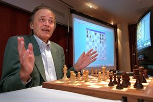 Умер выдающийся датский гроссмейстер 10 сентября на 76-м году жизни перестало биться сердце Бента Ларсена, который считается сильнейшим шахматистом Дани...