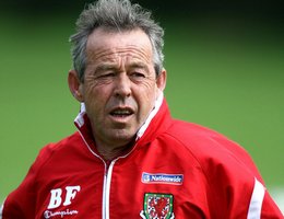 Флинн заменил Тошака в сборной Уэльса Валлийская сборная узнала имя нового тренера.