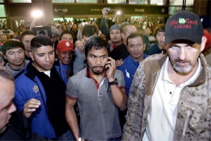Паккьяо вернулся в Америку Самолет с Мэнни и Фредди Роачем приземлился в аэропорту Лос-Анджелеса пару часов назад.