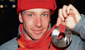 Польский биатлонист продал олимпийское серебро на аукционе Томаш Сикора расстался с медалью Игр-2006 в Турине.