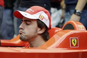 Култхард отдаёт предпочтение Алонсо Бывший пилот Формулы-1 считает, что основным претендентом на победу в чемпионате является испанский пилот Феррари.