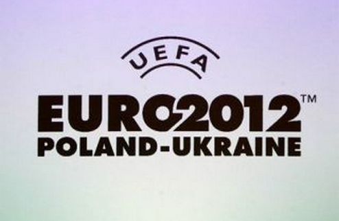 Италия готова провести Евро-2012 Федерация футбола этой страны не теряет надежды провести у себя континентальное первенство.