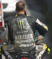 MotoGP. Эдвардс спокоен после падения на практике Британский гонщик команды Tech 3 Yamaha надеется показать лучший результат уже в квалификации гран-при...