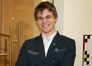 Карлсен удостоился Оскара 19-летний норвежец Магнус Карлсен стал лауреатом шахматной премии Оскар за 2009 год.