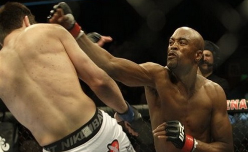 Президент UFC: "Андерсон Силва все еще побеждает лучших бойцов" Президент UFC (Ultimate Fighting Championship) Дана Уайт считает, что Андерсон Силва явл...