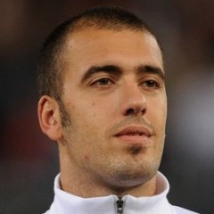 Вивиано собирается покинуть Болонью Голкипер сборной Италии жалуется, что ему не платят зарплату в родном клубе.