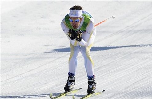 Лыжные гонки. Шведы побили русских!  Маркус Хелльнер в упорной борьбе опередил Александра Легкова на последнем этапе. 