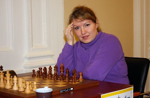 Бывшая украинка — чемпионка России по шахматам Экс-супруга Василия Иванчука Алиса Галлямова выиграла юбилейный 60-й чемпионат России по шахматам.
