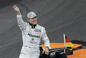 Шумахер надеется на прогресс команды Немецкий гонщик больше не хочет быть в середине общего зачета.