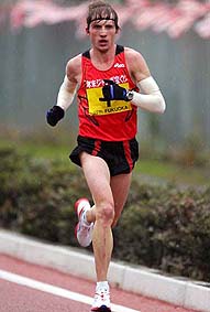 Украинец — среди лучших на престижном марафоне в Японии В японской Фукуоке состоялся традиционный марафон серии IAAF Silver Label Road Race.