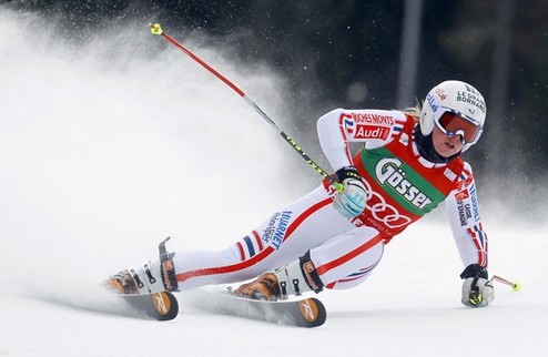 Горные лыжи. Немецкая доминация и третья победа Ворли Француженка Тесса Ворли одержала третью победу подряд в гигантском слаломе.