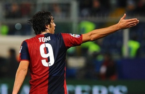Тони вновь востребован  Милан и Интер поборятся за, казалось бы, уже забытого всеми нападающего.