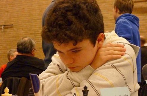 Украинец стал самым молодым гроссмейстером Шахматный мир узнал имя самого молодого гроссмейстера. Им стал 14-летний Илья Нижник из Винницы. 