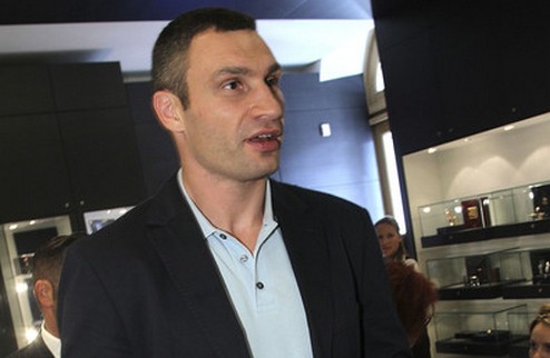 Солис: "Кличко должен бояться потерять пояс" Виталий Кличко и Одланьер Солис поделились мнениями об их поединке.