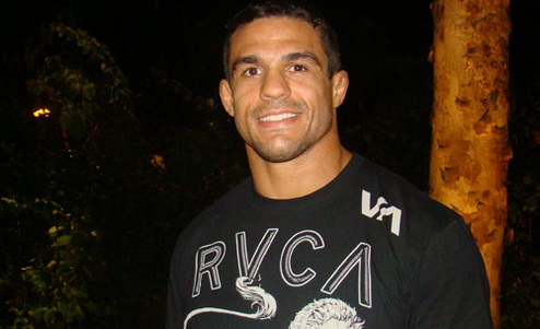 Белфорт: "Андерсон Силва — уникальный боец"  Участник UFC 126 Витор Белфорт абсолютно спокоен накануне битвы с Андерсоном Силвой. 