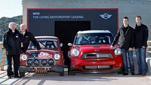 WRC. Состоялась историческая встреча экипажей Mini Старая гвардия рассказала нынешним гонщикам о былых временах.