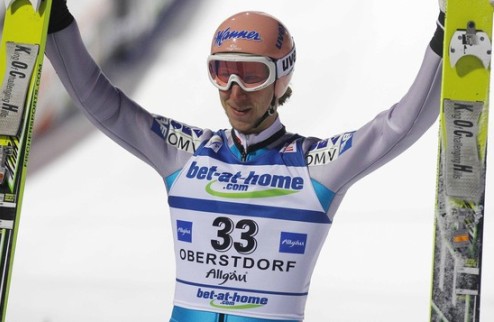 Прыжки с трамплина. Кох для полетных трамплинов Австриец Мартин Кох одержал победу на предпоследнем этапе FIS Team Tour в Оберстдорфе (Германия). 