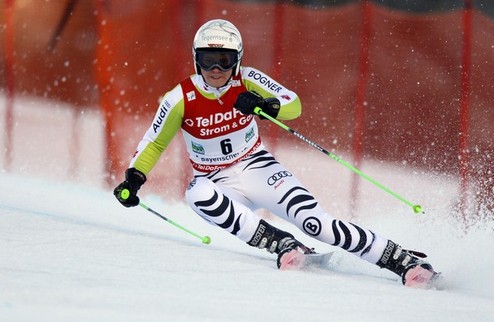 Горные лыжи. Ребенсбург вне конкуренции Немка Виктория Ребенсбург выиграла гигантский слалом на этапе Кубка мира в Арбер-Цвизеле (Германия).