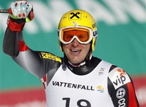Костелич пропустит два старта Хорватский горнолыжник, который сенсационно в среду выиграл бронзу в супер-гиганте, решил отдохнуть от чемпионата мира.