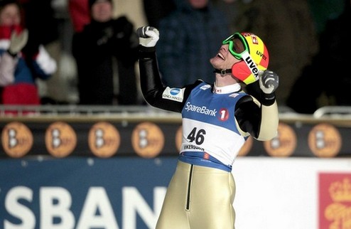Небезопасный рекорд Норвежский прыгун Юхан Ремен Эвенсен дважды обновил мировой рекорд в ходе первого дня соревнований на полетном трамплине в Викерсунд...