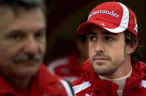 Алонсо поделился своим мнением о конкурентах Испанский пилот Феррари в довольно лаконичной форме дал характеристику претендентам на чемпионство в Формул...