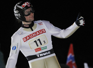 Прыжки с трамплина. Якобсен волнуется из-за домашнего чемпионата Норвежский летающий лыжник, который выиграл серебряную медаль в командных соревнованиях...