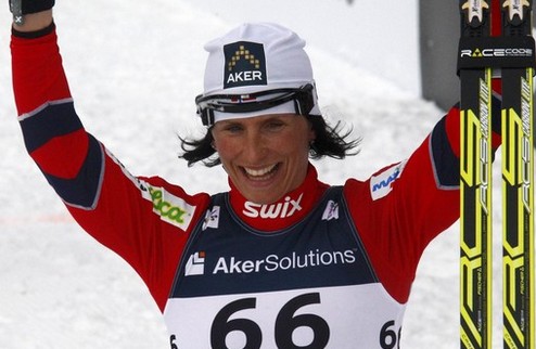 Третье золото Марит Бьорген Норвежка Марит Бьорген одержала свою третью победу на чемпионате мира в Осло (Норвегия).
