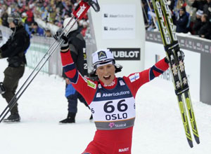 Лыжные гонки. Бьорген: "Я даже прослезилась" Совсем неудивительно, но Марит Бьорген выиграла третью золотую медаль чемпионата мира в Осло. Сегодня это с...
