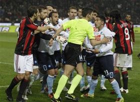 В Наполи сетуют на судейство Спортивный директор клуба Риккардо Бигон прокомментировал поражение от Милана.