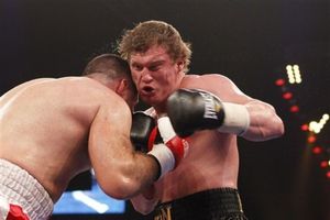 Поветкин вернется на ринг в мае Российский боксер пока что пытается оправиться после травмы.