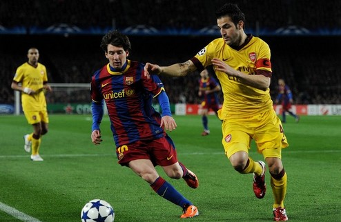 Барселона разрушает мечты Арсенала Дубль Лионеля Месси помог каталонцам пройти в четвертьфинал Лиги чемпионов.