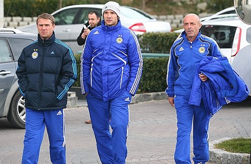 Динамо вылетело в Манчестер Вместе с командой посетить Англию и Александр Алиев. 