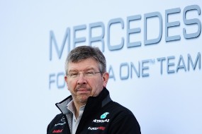 Браун: "Новые покрышки перевернут все с ног на голову" Директор Mercedes GP Росс Браун не очень доволен новой резиной Пирелли.