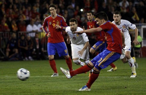 Испания поддержала почин грандов + ВИДЕО Завершились пятничные отборочные поединки к Евро-2012.