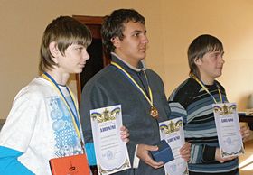 Лучше всех шахматные задачи решают полтавчане В Мукачево прошел 25-й чемпионат Украины по решению шахматных задач.