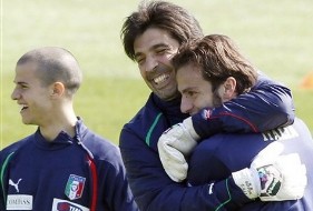 Италия: Джилардино будет капитаном в игре с Украиной Такое решение было принято главным тренером Скуадры Адзурры Чезаре Пранделли.